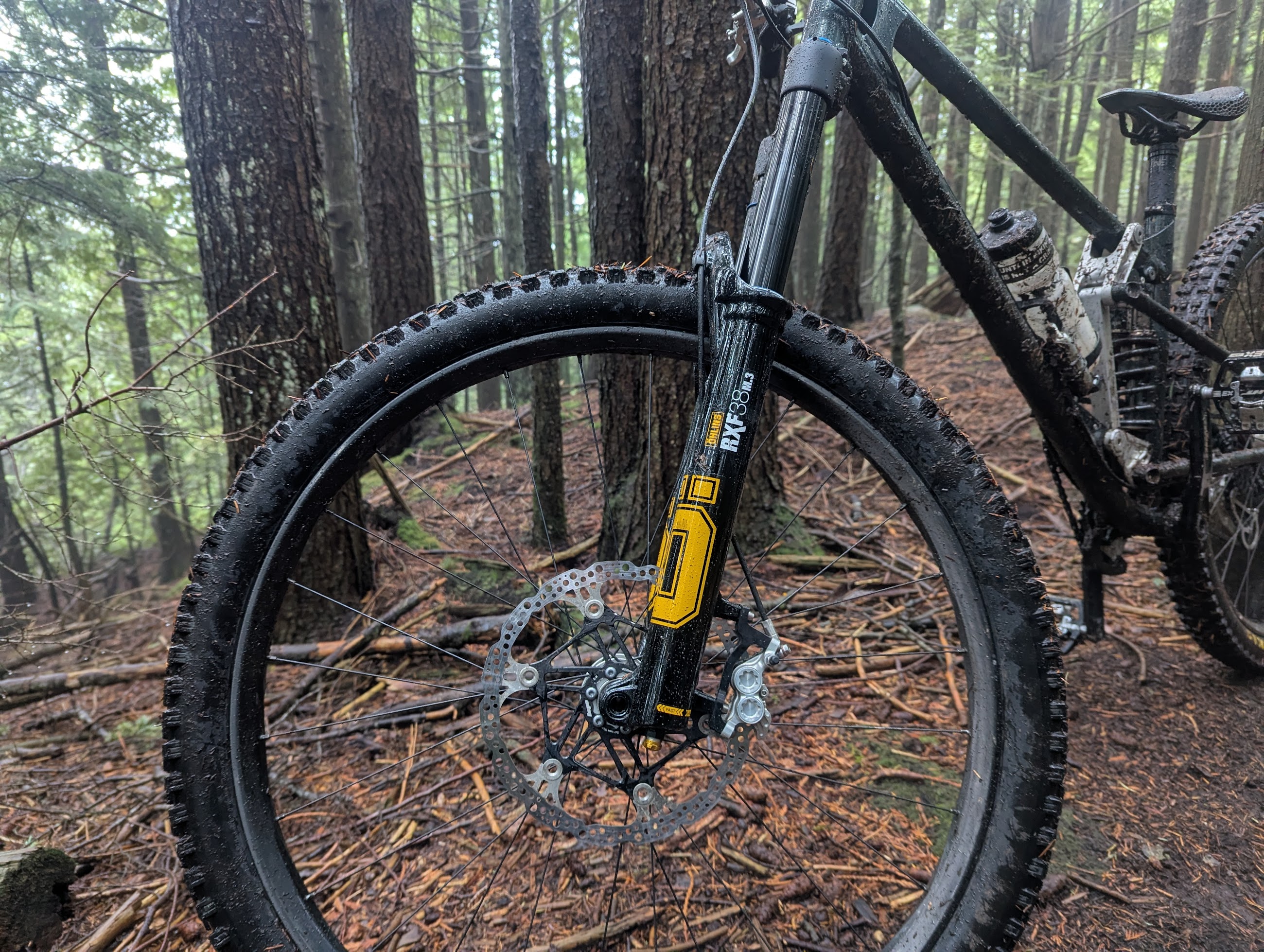 David Golay reviews the Ohlins RXF38 m.3 for Blister
