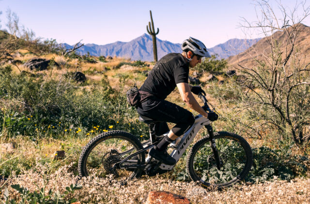 Flash Review | Pivot Shuttle LT