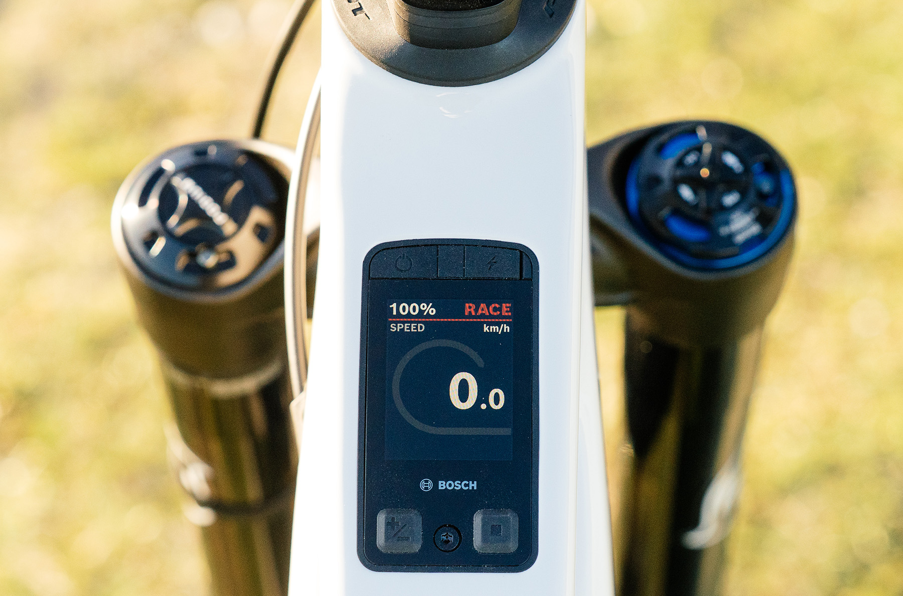 Simon Stewart reviews the Pivot Shuttle LT